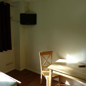 Zimmer mit zwei Einzelbetten